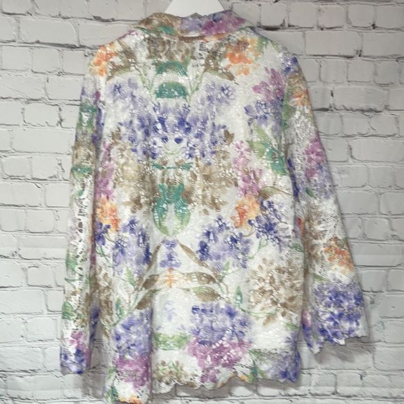 Delicate Floral Open Front Blouse W/ Attached Tank and Jeweled Necklace Ensemble - Picture 11 of 14